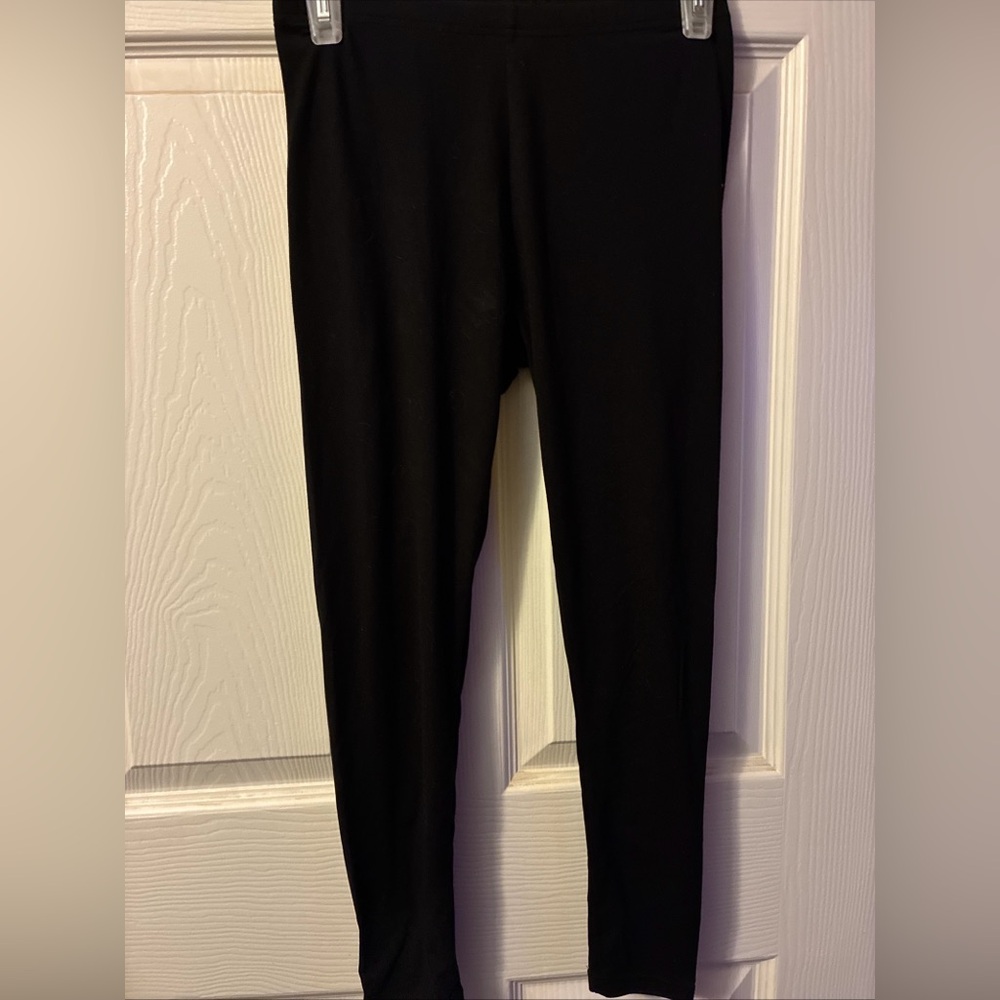 Classic Black Women's Capri Style Leggings size S-M